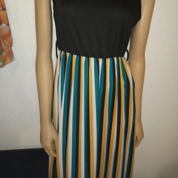 B FAMOUS sleeveless striped full length dress - Picture 8 of 9